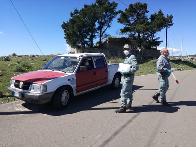 Sardegna, maxi controlli dei Forestali per i divieti Coronavirus: 6 sanzionati a Cagliari, 15 in tutta l’Isola