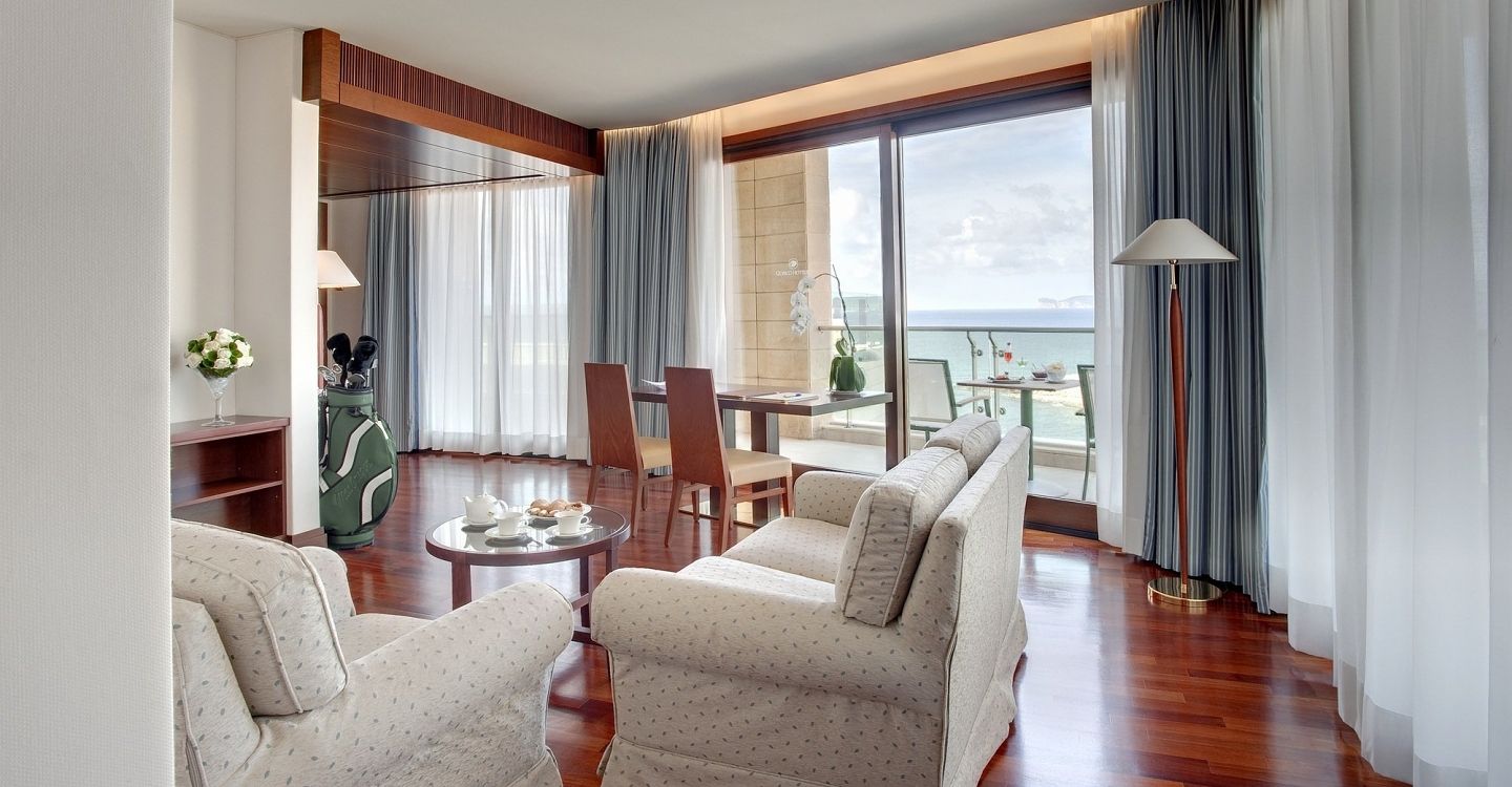 Gli albergatori sardi chiudono gli hotel: “Al primo posto la lotta al Coronavirus”