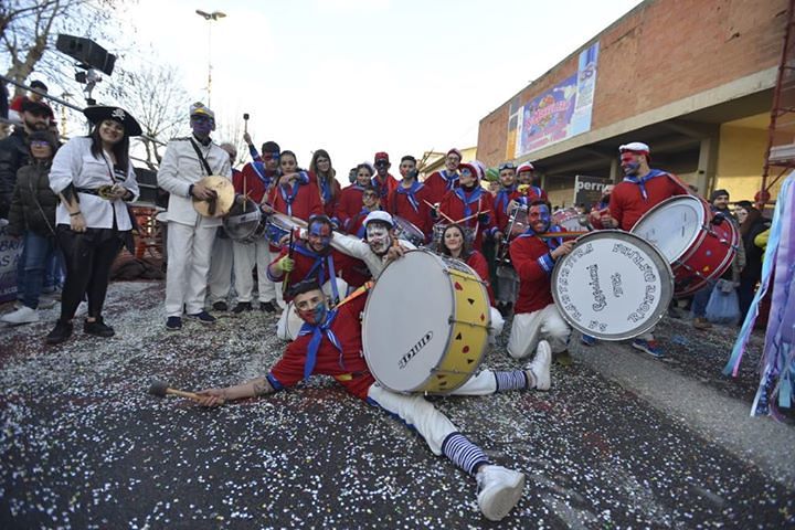 Su Marrulleri, inizio del botto del Carnevale di Marrubiu con la Ratantira dei gruppi della Marina e Quartu