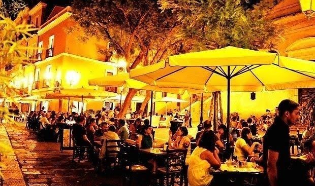 Coronavirus, paura del contagio a Cagliari: “Fateci mettere più tavolini in strada”