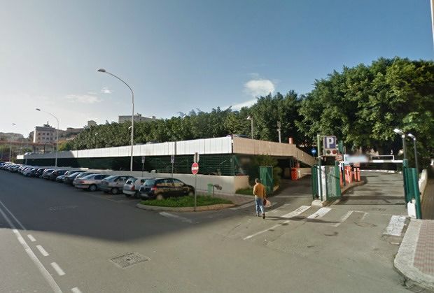 Coronavirus, chiude il parcheggio multipiano di via Sant’Alenixedda a Cagliari: “Troppa gente non rispetta le norme”