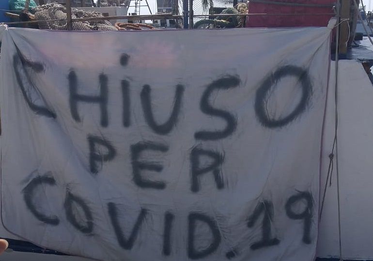 Cagliari, si fermano i pescherecci: “Non vendiamo più nulla. Chiudiamo per Coronavirus”
