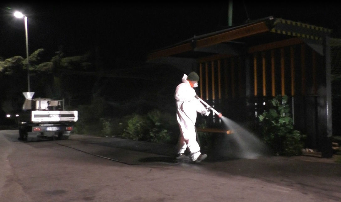 Coronavirus, continua la sanificazione delle fermate Atp a Sassari