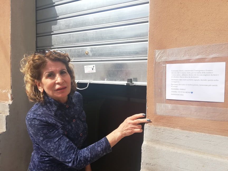 Effetto Coronavirus, a Cagliari chiude anche Smile, storico regno delle pizzette: “Sì, abbiamo paura” (VIDEO)