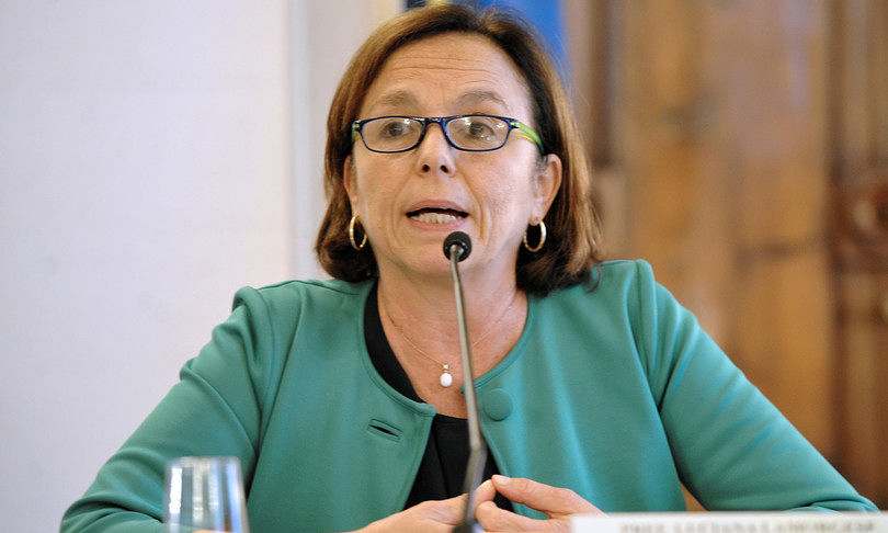 Coronavirus, Lamorgese: “Nella fase 2 cadrà il divieto di celebrare i funerali”