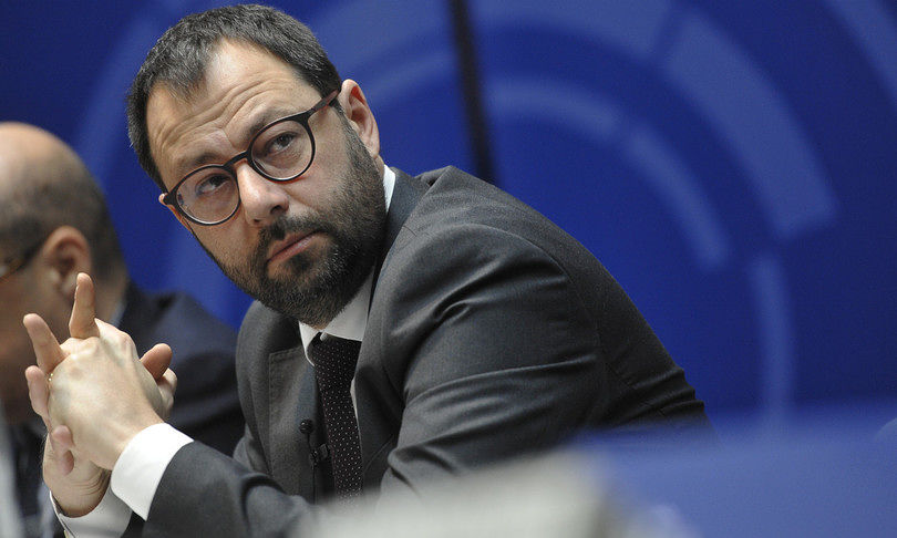 Emergenza sanitaria, il ministro Patuanelli: “Il no al Mes è definitivo”