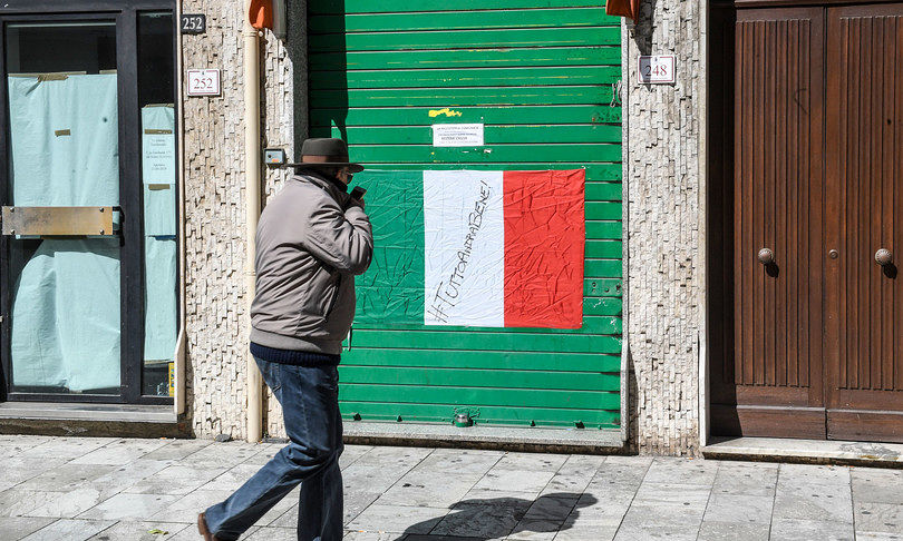 La previsione choc di Borrelli: “L’Italia potrebbe riaprire il 16 maggio”