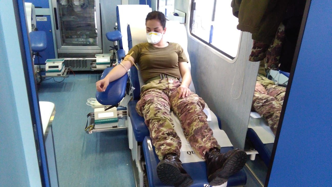Cagliari, il buon esempio dei militari dell’Esercito: donano il sangue per i talassemici nell’emergenza Covid