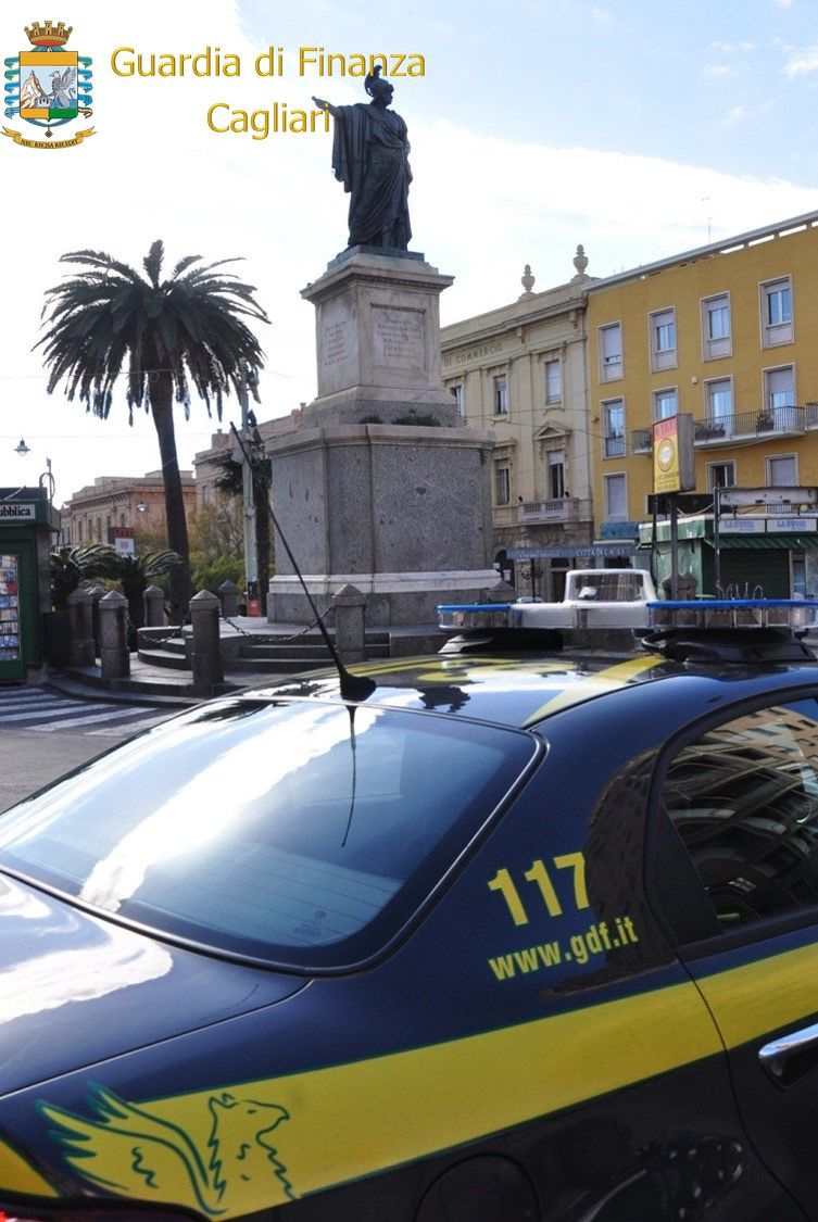 Prodotti sanificanti e mascherine non a norma: sanzionati due negozi a Cagliari