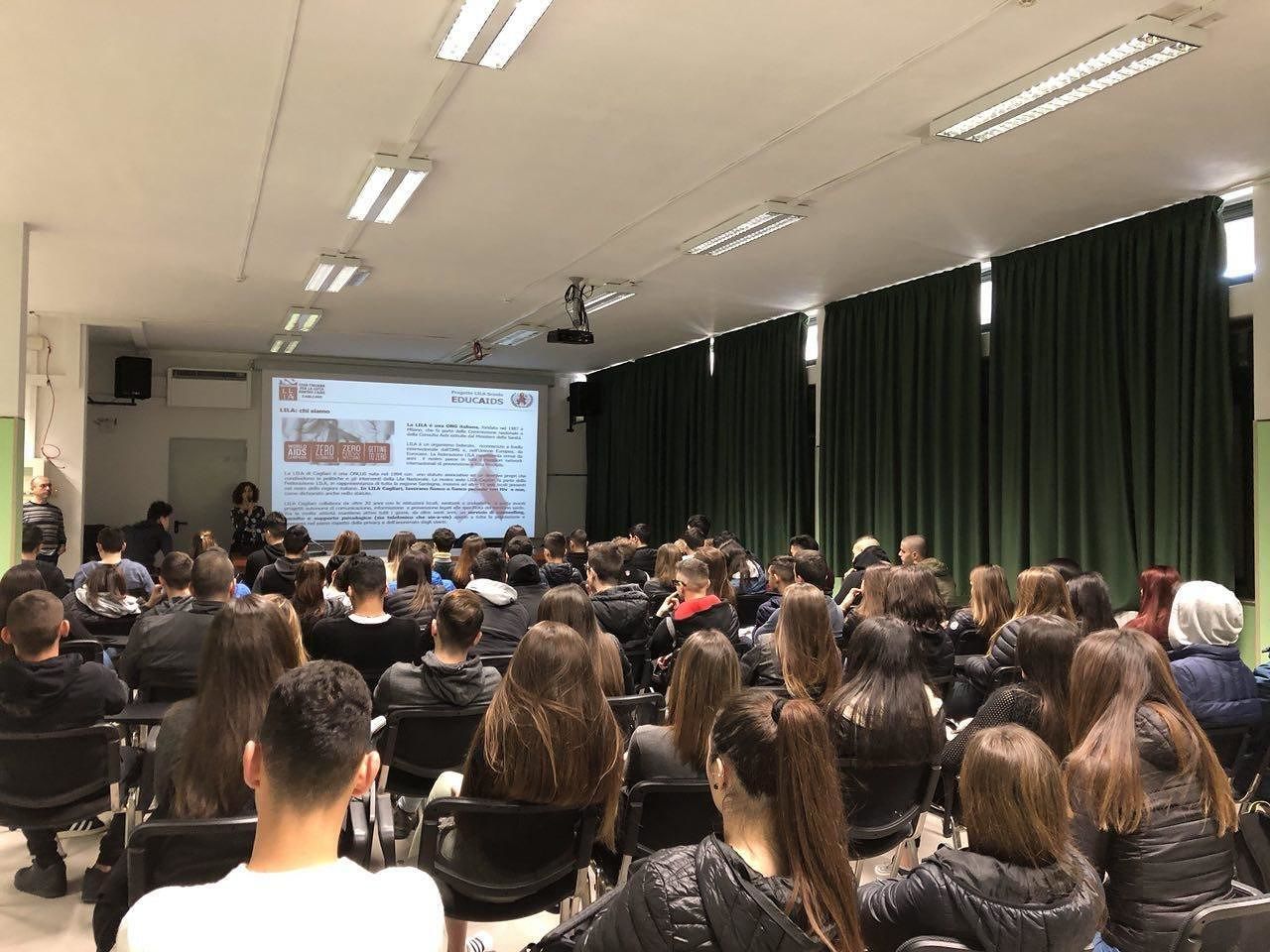 La prevenzione dell’Hiv non si ferma neanche ai tempi del Covid-19: a Cagliari un corso online