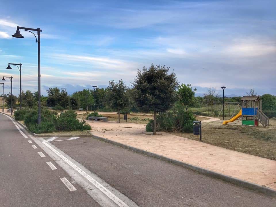 Vallermosa si fa bella: i bimbi torneranno a correre nelle aree verdi rimesse a nuovo