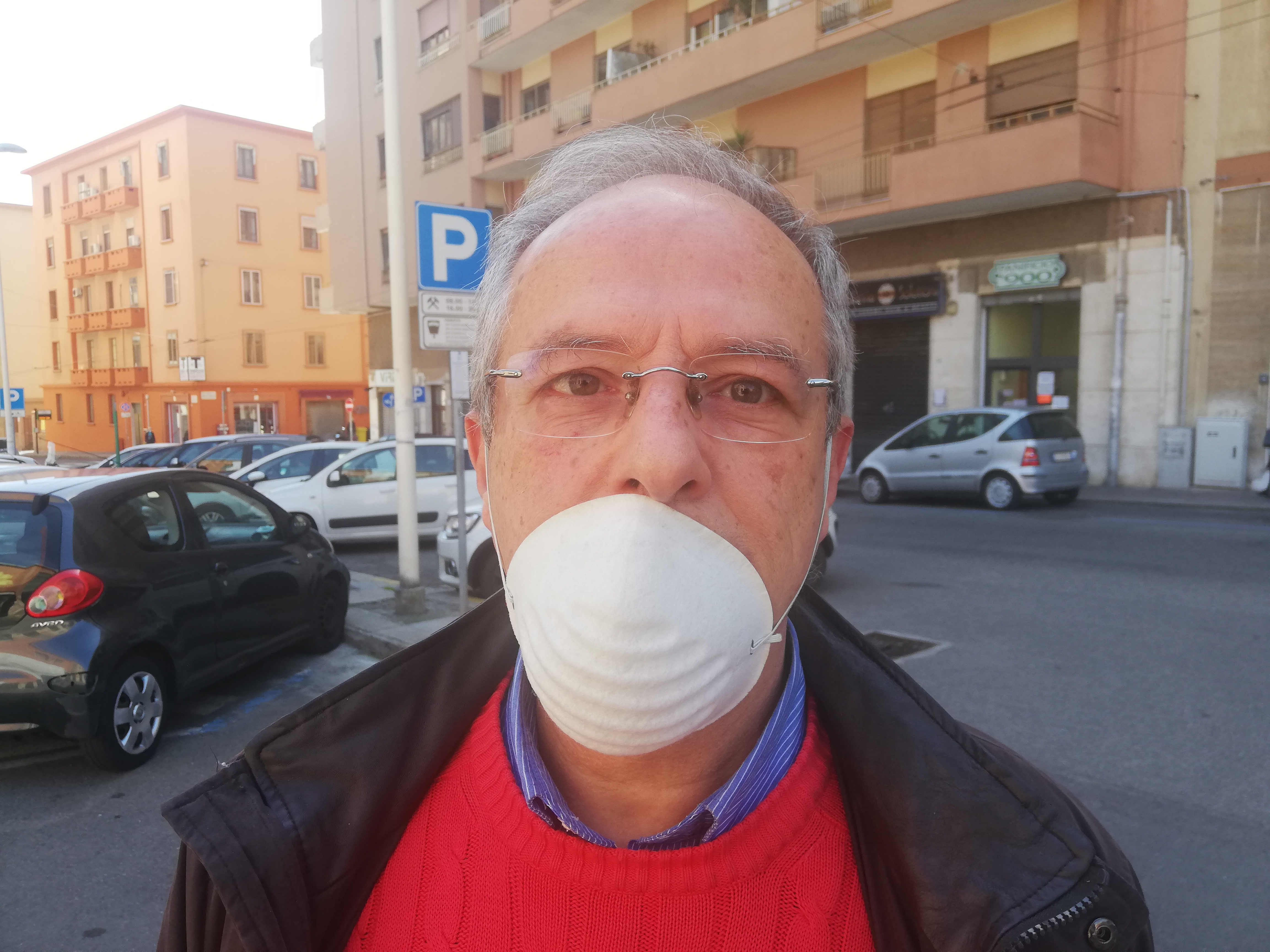 Cagliari, “sì alle passeggiate per i bimbi: non possono stare un mese chiusi in casa”