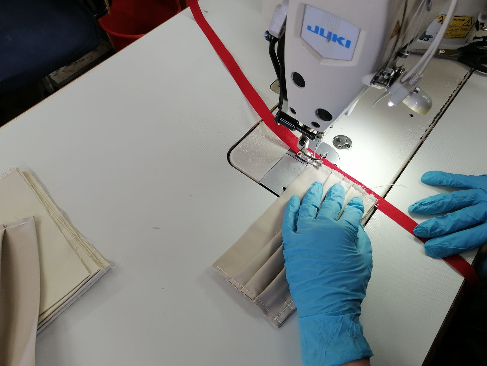 Mascherine made in Ogliastra, a Jerzu la sartoria “Demurtas” si trasforma per aiutare popolazione e ospedali