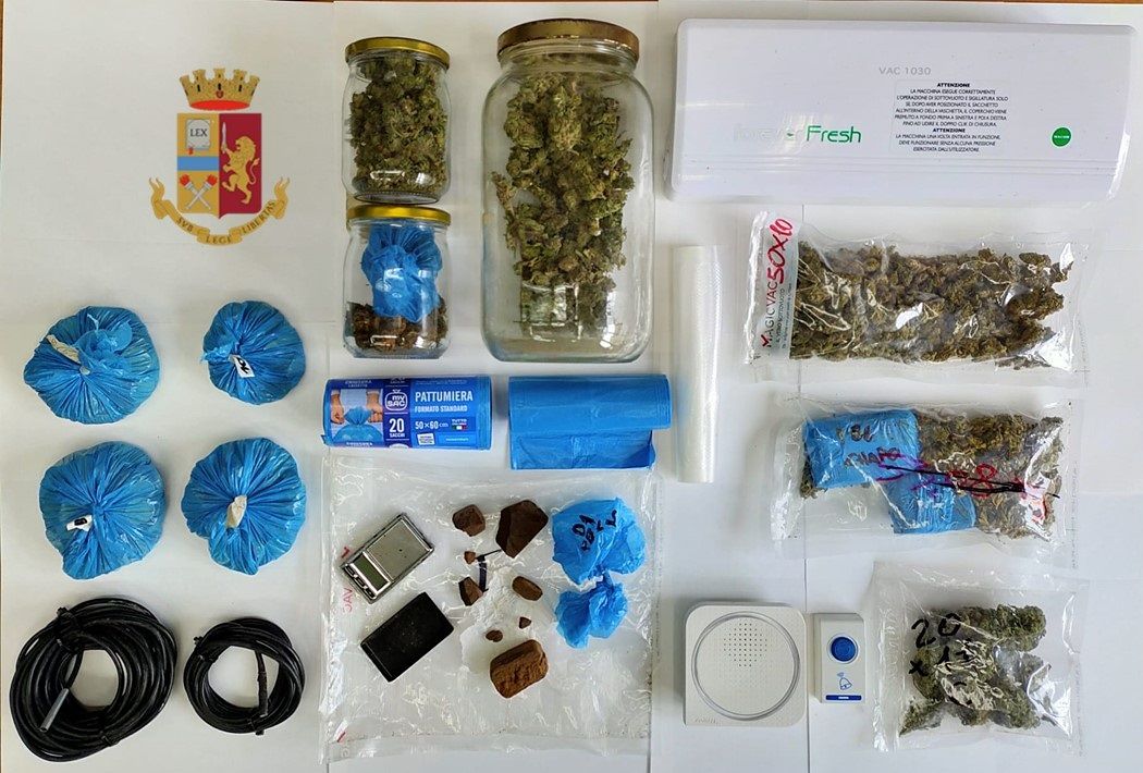 Pirri, in una cantina una centrale dello spaccio: arrestato un giovane cagliaritano