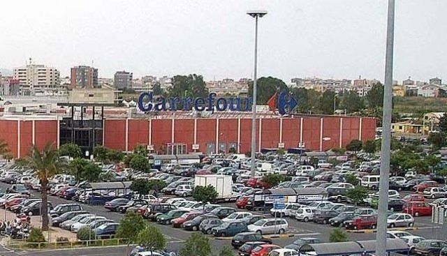 Carrefour di Quartucciu e San Sperate, 305 lavoratori sardi rischiano la cassa integrazione