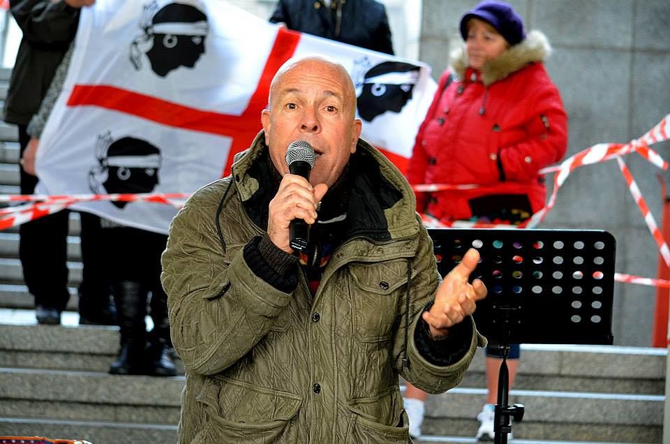 Coronavirus, protesta a Cagliari: “Fatemi il test. O uscirò di casa per disobbedienza civile”