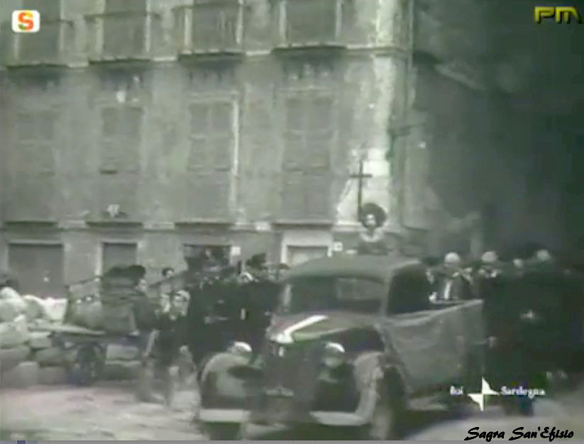 Sant’Efisio esce da solo nei giorni dei bombardamenti del 1943: stavolta pregheremo per liberarci dal virus