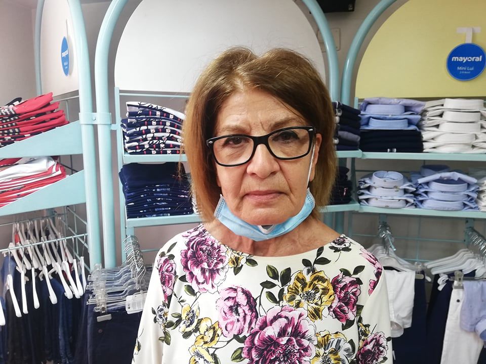 Agnese di Cagliari, negoziante in crisi: “Troppi acquisti online di vestiti per bambini”