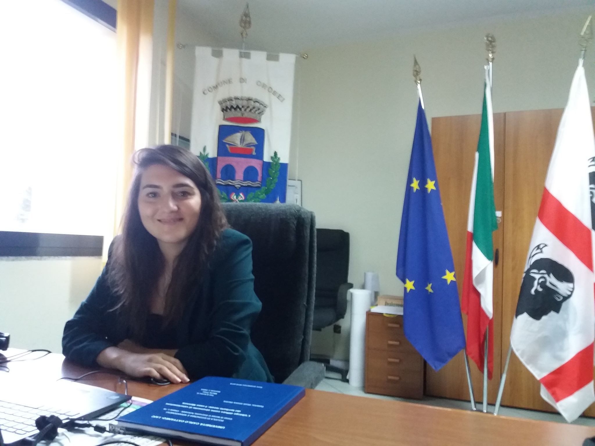 Marta Frau, la neo dottoressa in Economia discute la tesi online grazie ai mezzi del Comune