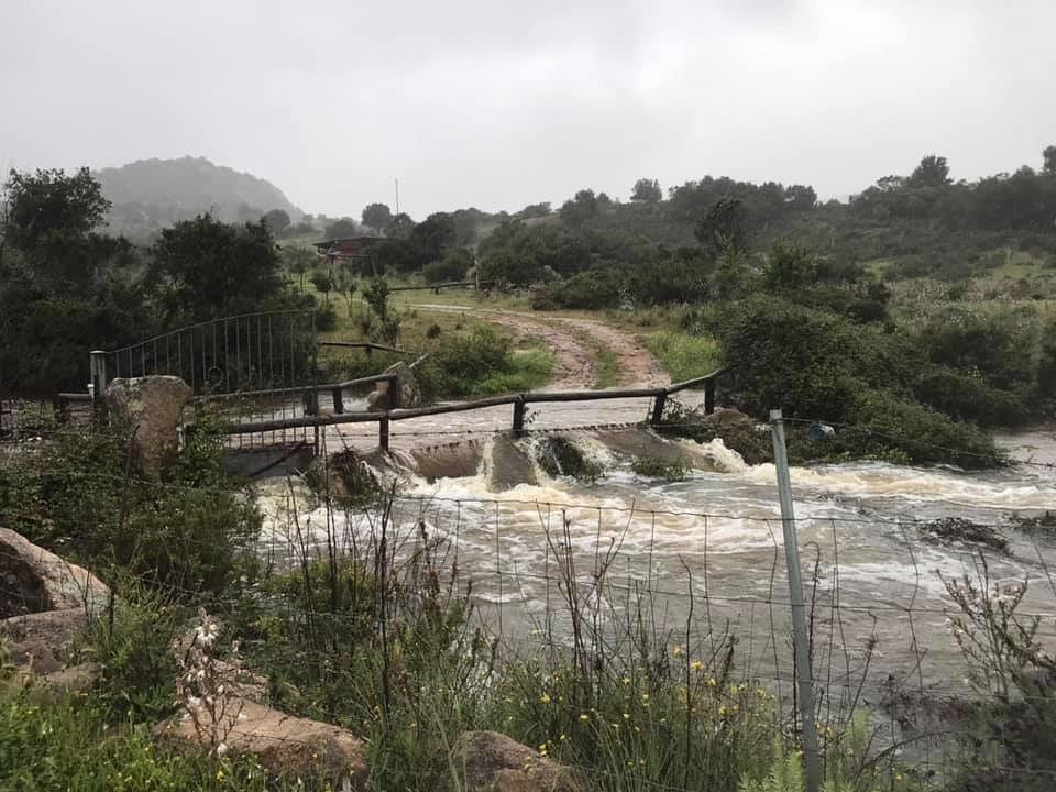 Gallura in ginocchio per il maltempo: “La piena del fiume Padrongianus ha portato via la condotta, siamo senza acqua potabile”