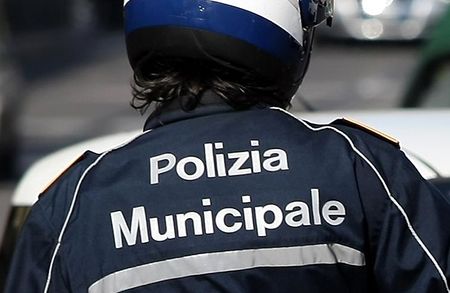 Esce troppe volte da casa per fare piccole spese, nuorese multato dalla polizia