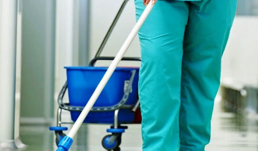 Monserrato, l’sos degli addetti delle pulizie al Policlinico: “Lavoriamo con mascherine inadatte”