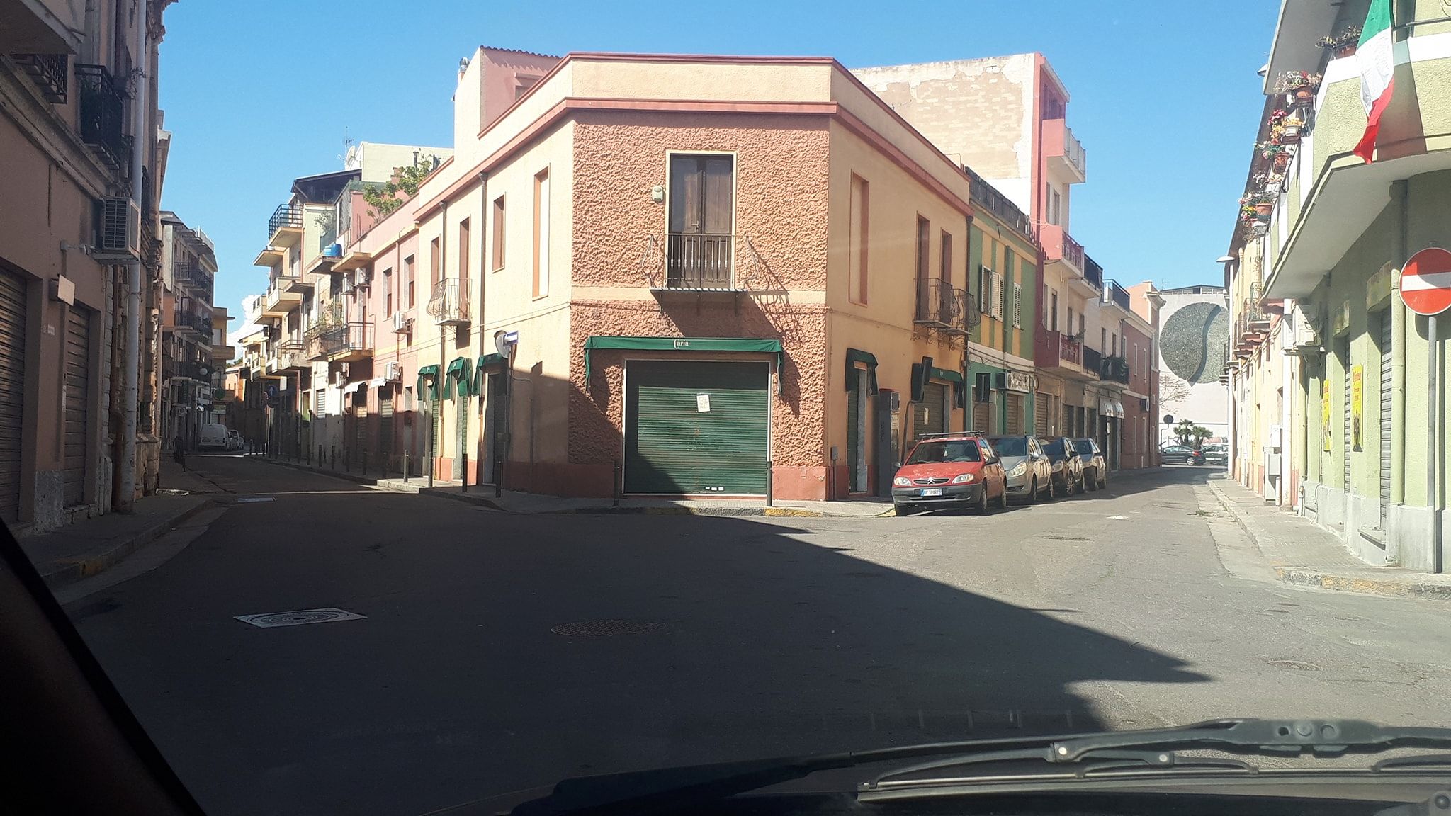 Quartu, foto dei cittadini in giro postate su Facebook: “Basta con la caccia all’untore”