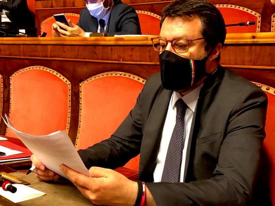 Salvini in Senato: “Da Conte solo promesse, niente fatti e soldi agli italiani: è in ostaggio della Cgil mentre le partite Iva muoiono”