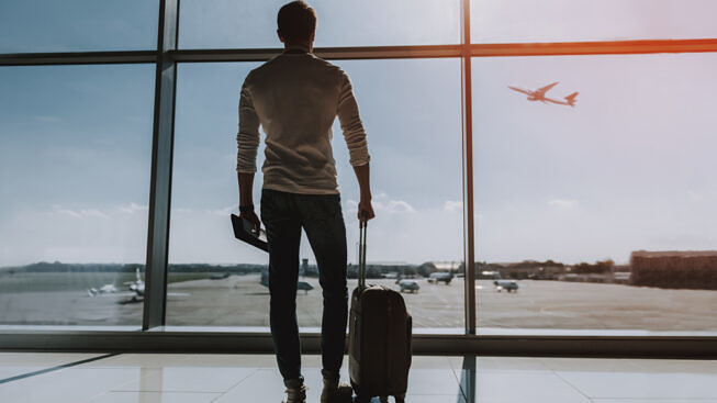 Coronavirus, Solinas: “Turisti in Sardegna? Solo con passaporto sanitario e dopo il test in aeroporto”