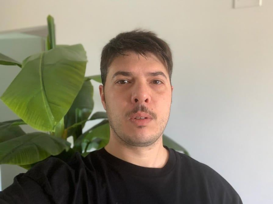 “Io, barbiere di Quartu pronto a riaprire: turni più lunghi per far lavorare i miei 7 collaboratori”