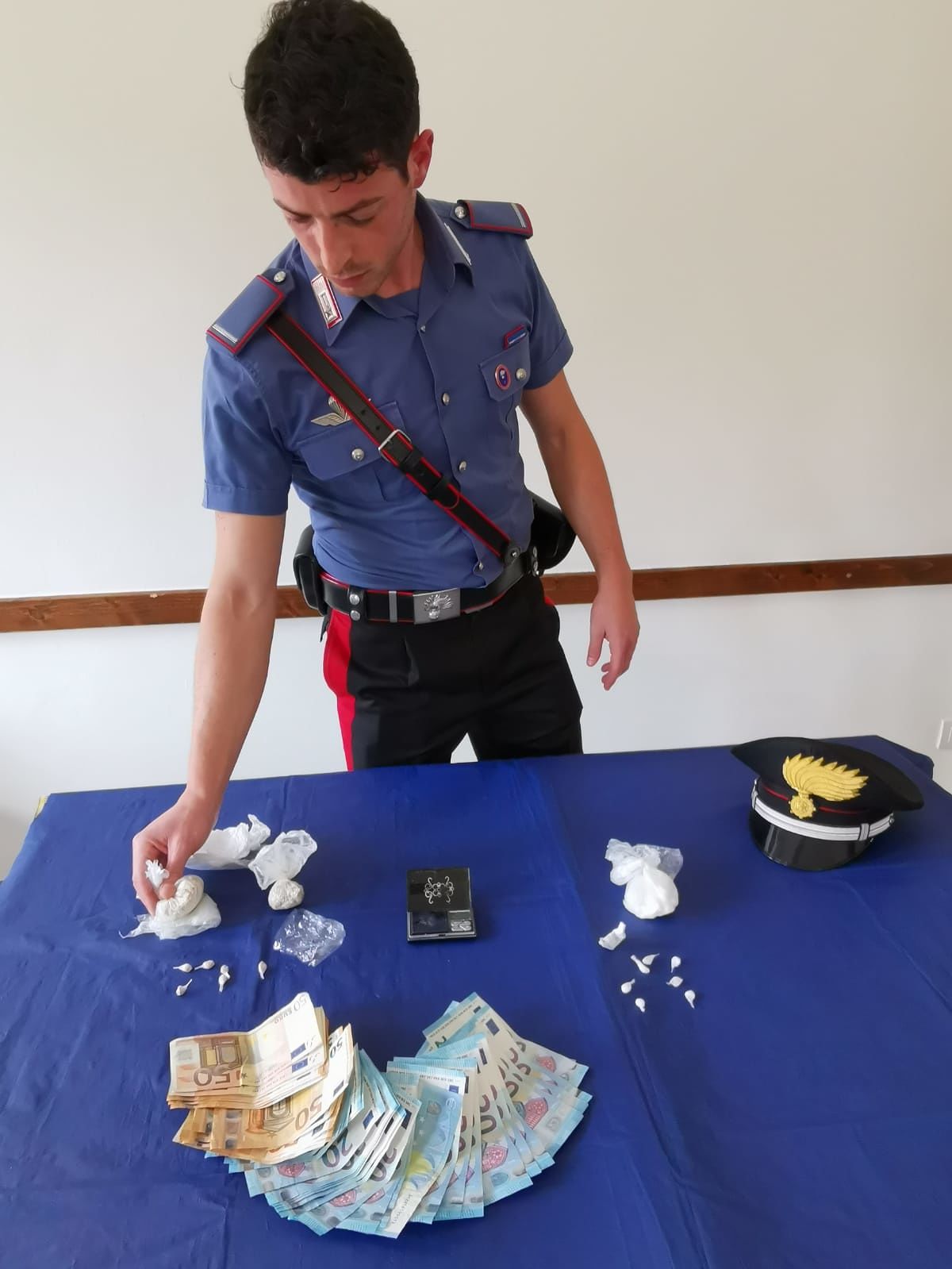 Spaccio di eroina e cocaina, 51enne arrestato dai carabinieri a Guspini