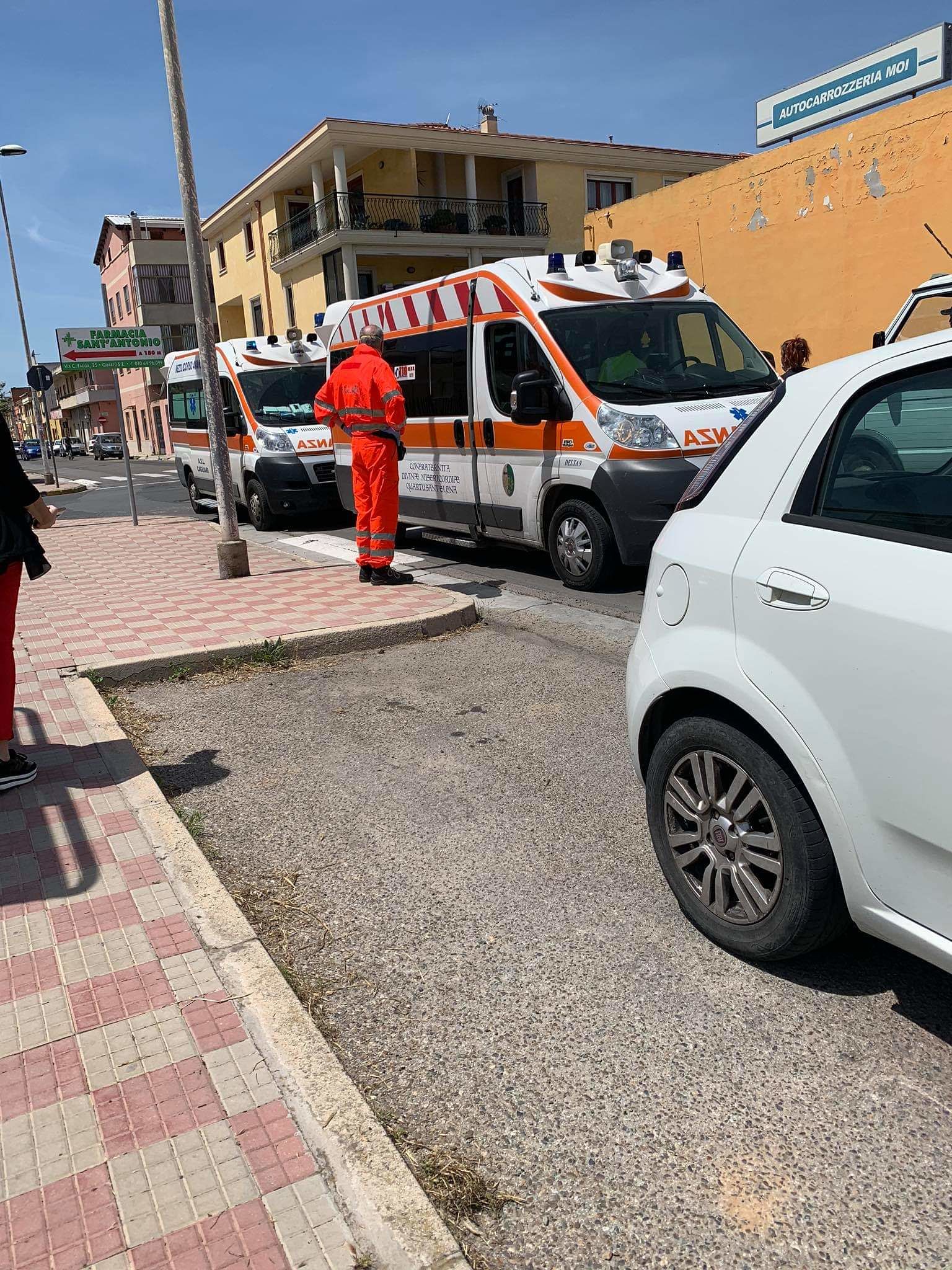 Quartu, brutto scontro tra due auto: un 46enne gravissimo trasportato al Brotzu