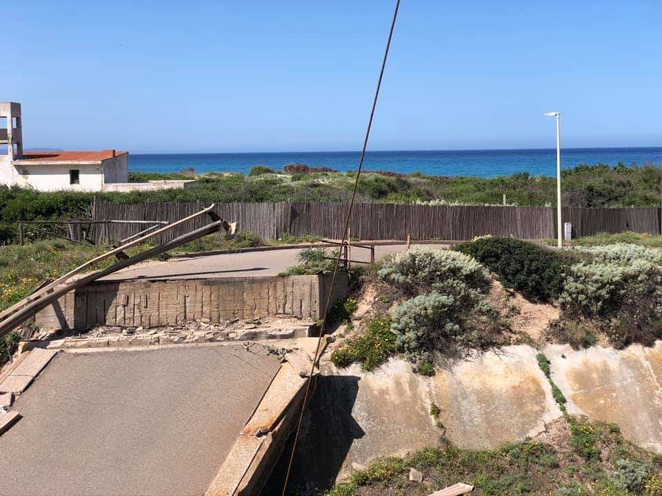 Gonnesa, corsa contro il tempo per ripristinare il ponte di Fontanamare: lavori a pieno ritmo