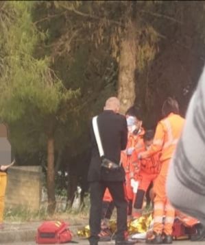 Gravissimo incidente a Samassi: un giovane cade dal trattore, elisoccorso sul posto