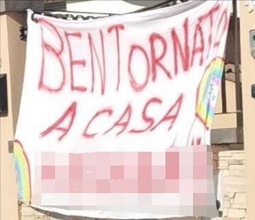 Guarisce dal Covid, a Serramanna lo accolgono con uno striscione: “Bentornato”