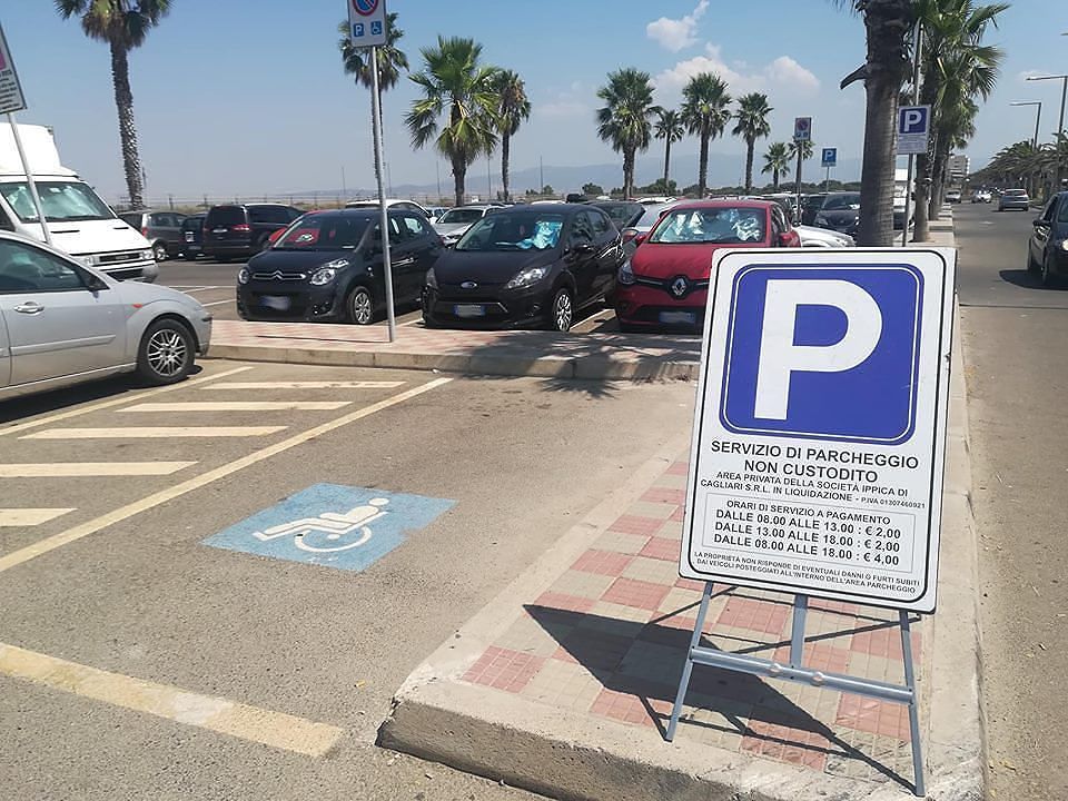 Lavoro a Cagliari, il Comune cerca 4 disoccupati per gestire un parcheggio al Poetto