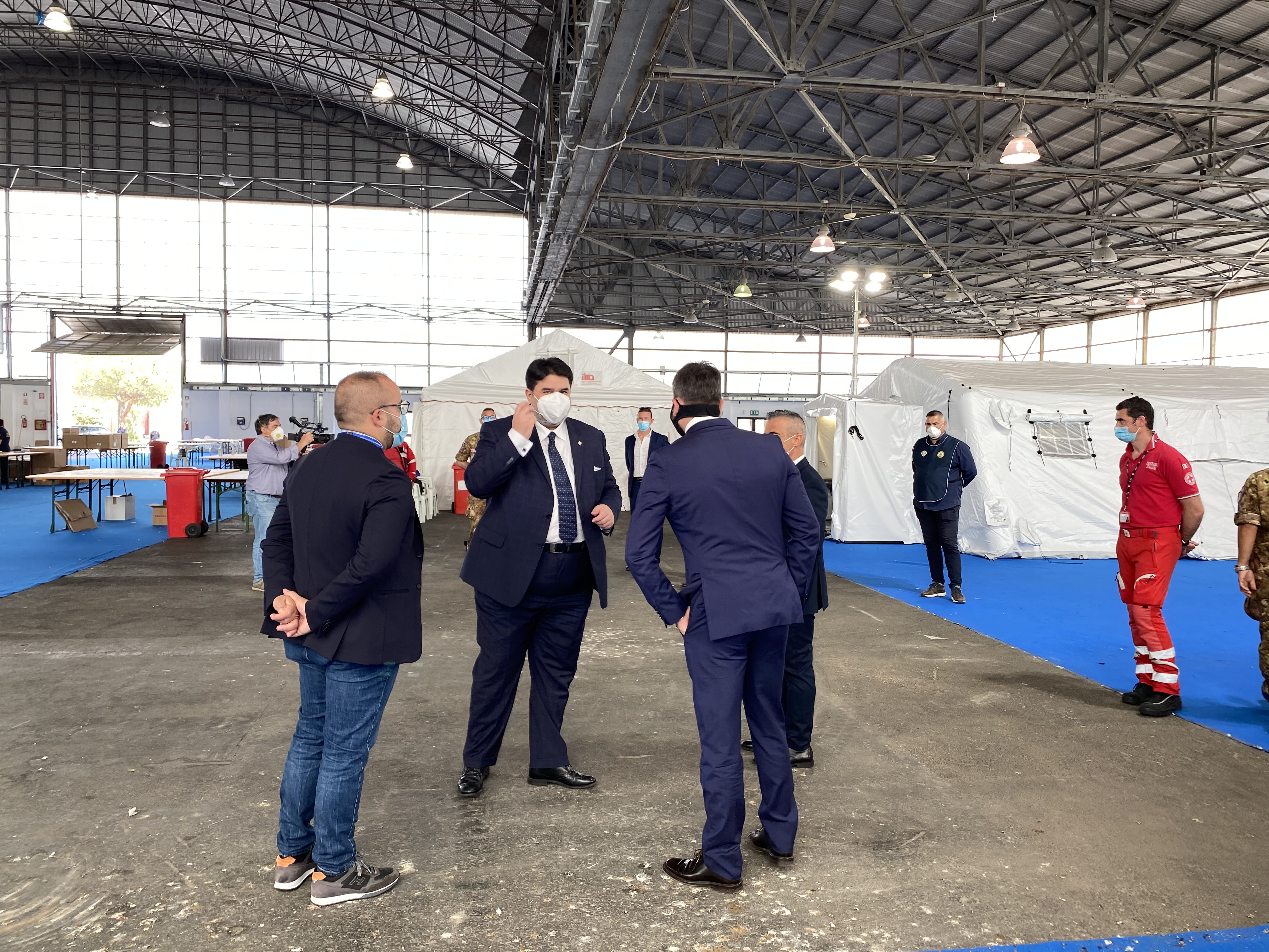 Cagliari, collaudato alla Fiera il nuovo ospedale da campo: può ospitare venti pazienti in terapia intensiva