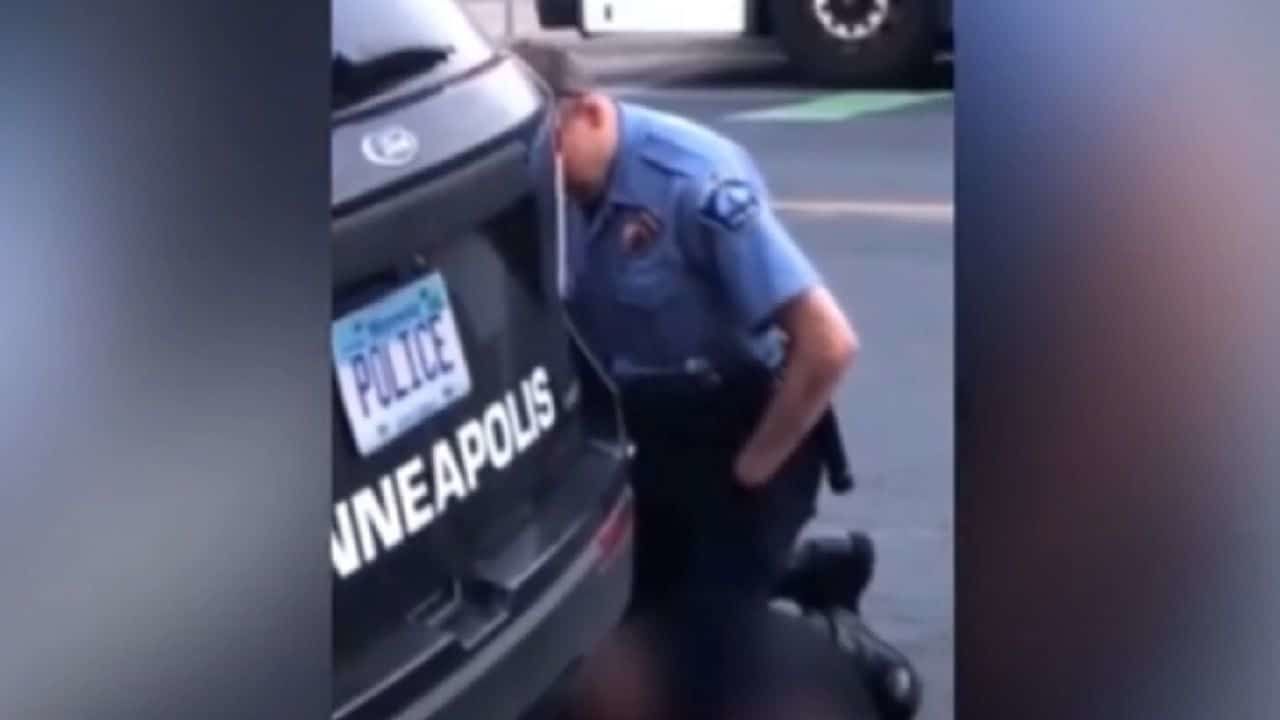 ​Afroamericano ucciso dalla polizia: scontri e saccheggi a Minneapolis​