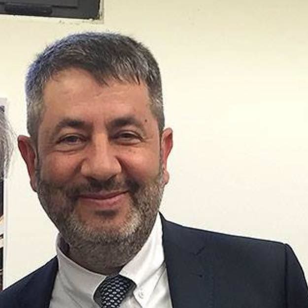 Macomer, la sfida del sindaco: “Riapro parrucchieri e estetisti, bonus per tutti i commercianti”