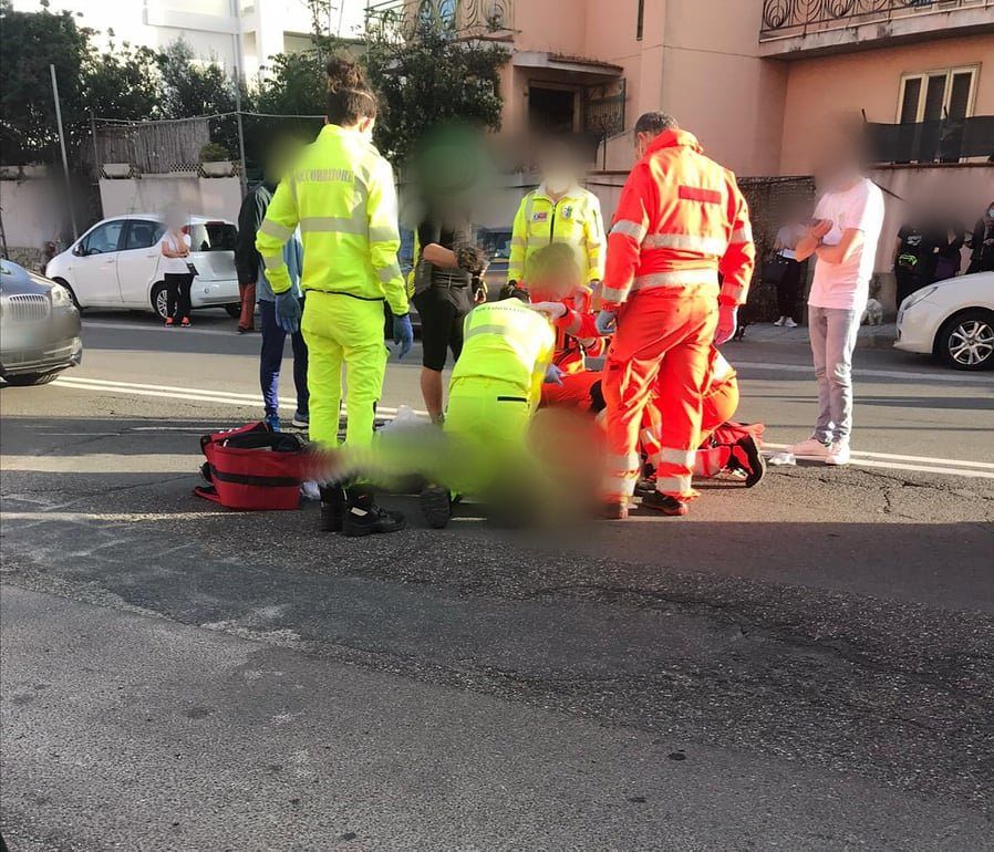 Dramma a Quartu in viale Colombo, ciclista si accascia per terra e muore
