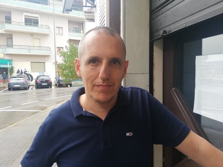 “Pronto a riaprire il bar a Monserrato, i tavolini gratis in strada? Ci aiuteranno molto”