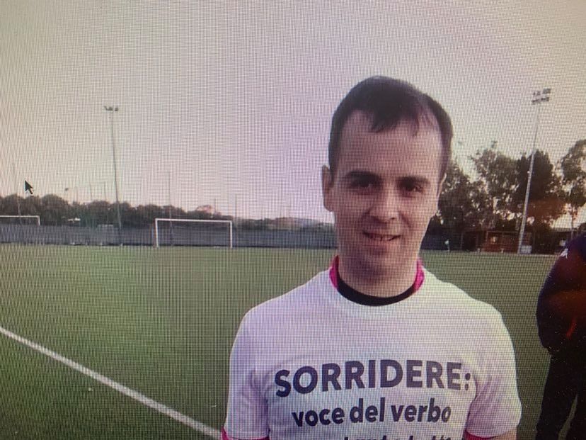 Lacrime per Claudio Deiana, il giovane arbitro cagliaritano che aveva sfidato con coraggio la leucemia