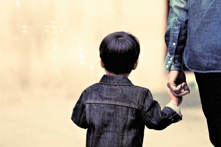 Bambini in giro senza mascherina, scelta drastica a Oliena: “Chiuso nuovamente il campo sportivo”