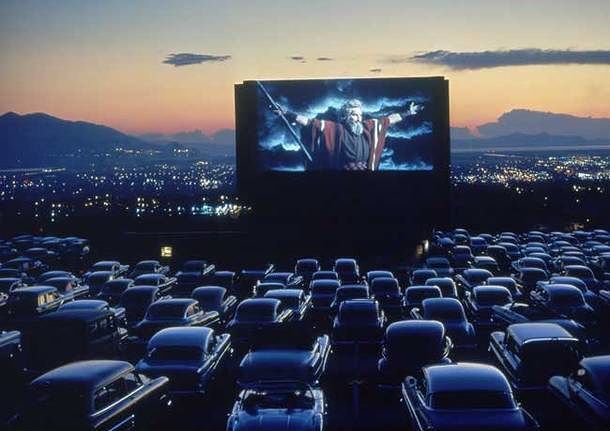 Monserrato, “film e spettacoli all’ex aeroporto, cultura e commercio rinascono col drive in”