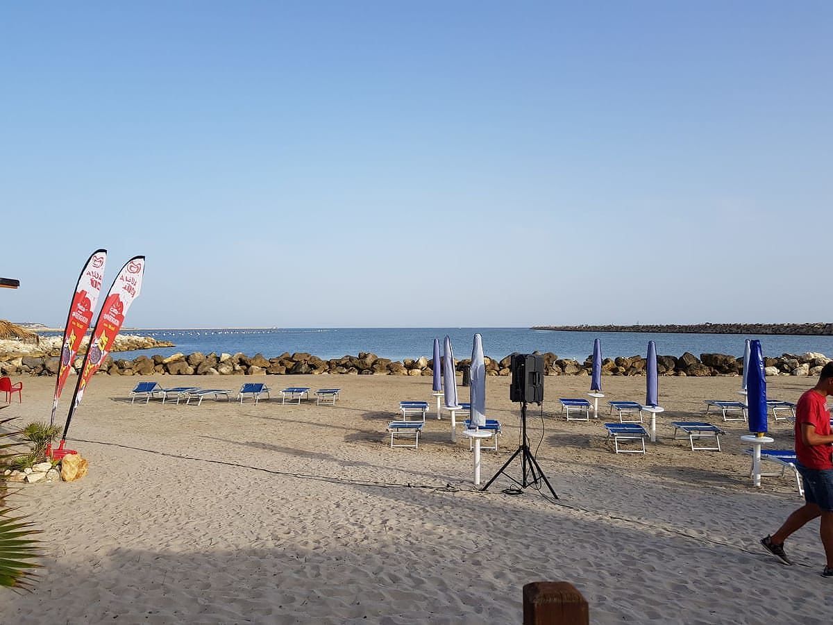 “Accessi limitati al Poetto? Raddoppiamo Giorgino e diamo concessioni gratis agli stabilimenti” 