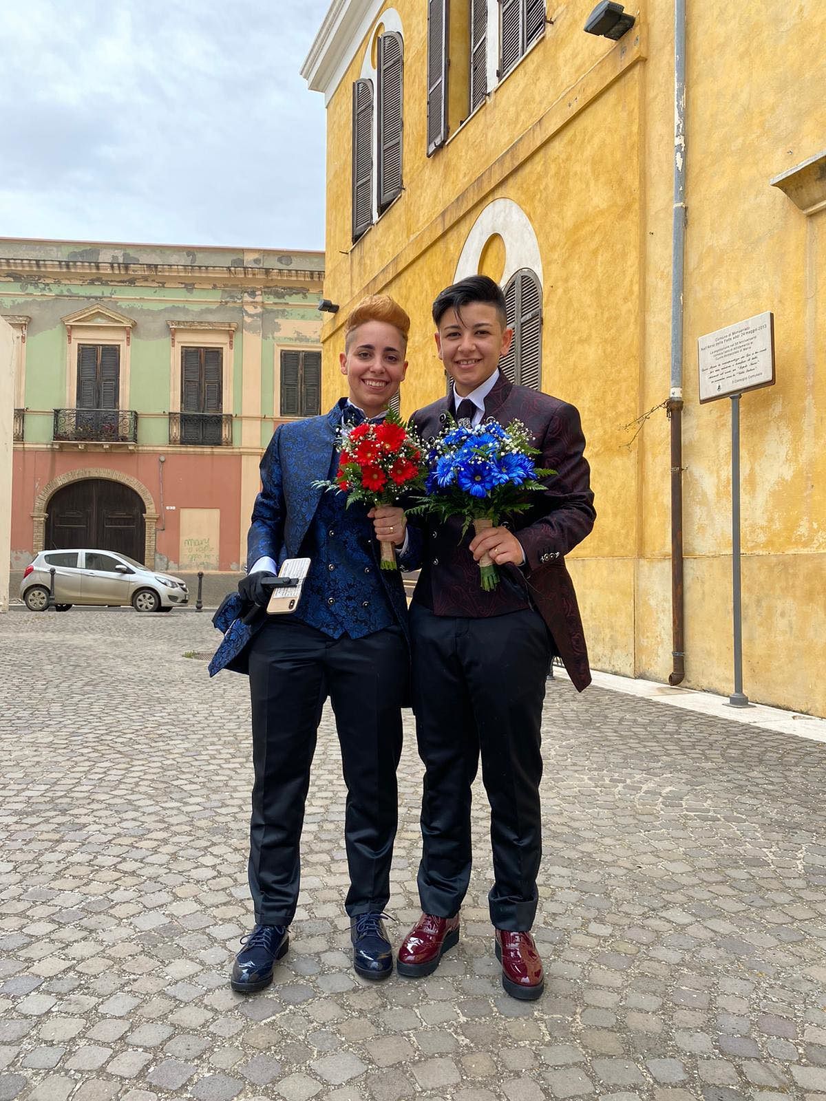 Manuela e Maura, il bellissimo matrimonio che entra nella storia di Monserrato: “L’amore prevale su tutto”