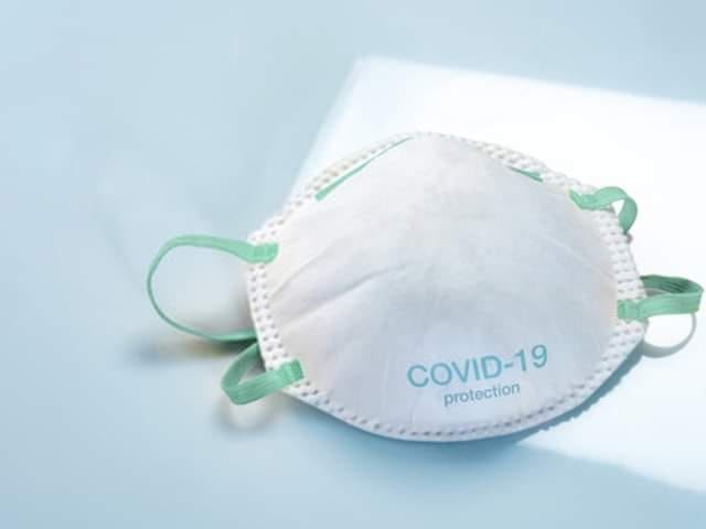 Sarroch, maxi infornata di mascherine Ffp2: “Le consegneremo anche alle famiglie numerose”