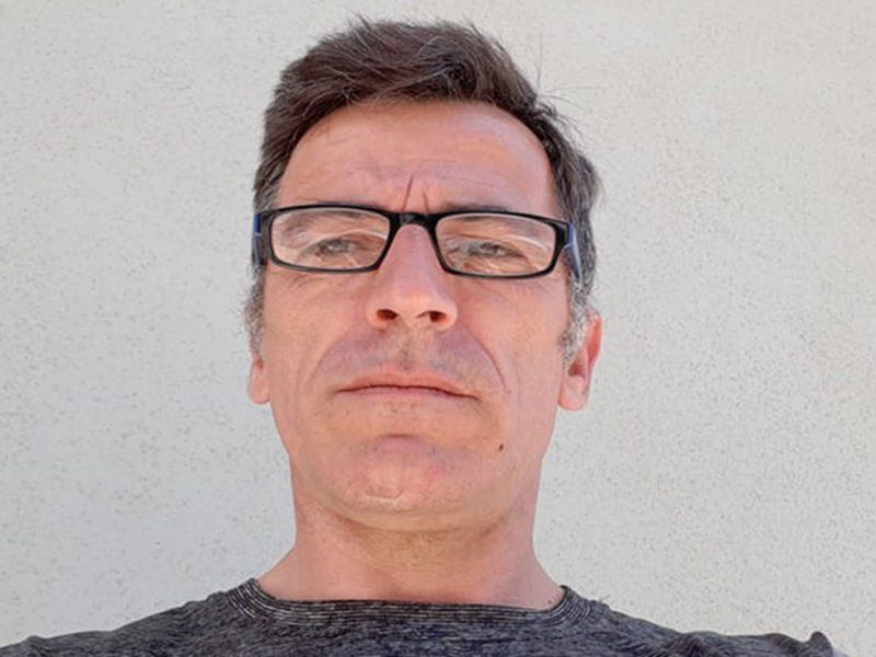 Giorgio, ambulante disperato: “18 ore in piedi per vendere al mercatino di Cagliari, ora come mangio?”