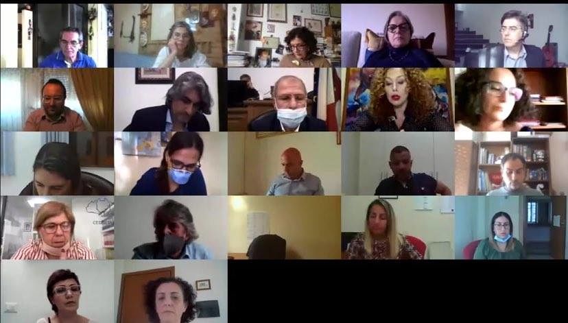 Monserrato, scintille in Aula sulla scuola: “Affianchiamo educatori per fare studiare meglio i bambini”