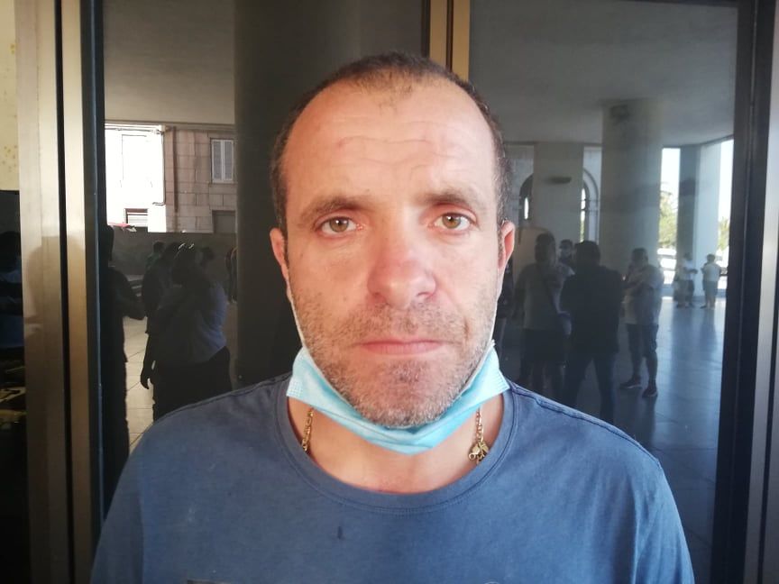 Stefano, paninaro di Cagliari con le tasche vuote: “Niente lavoro? La Regione deve darmi un sussidio”